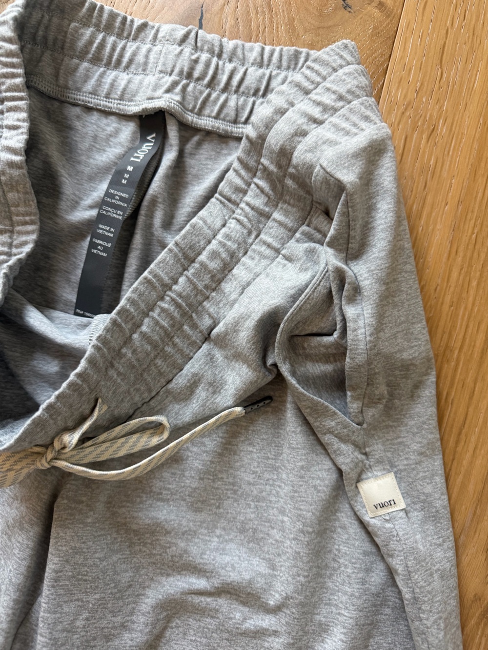 Vuori Halo Essential Wide Leg Pants Pale Gray Heather DreamKnit Medium - Picture 2 of 4